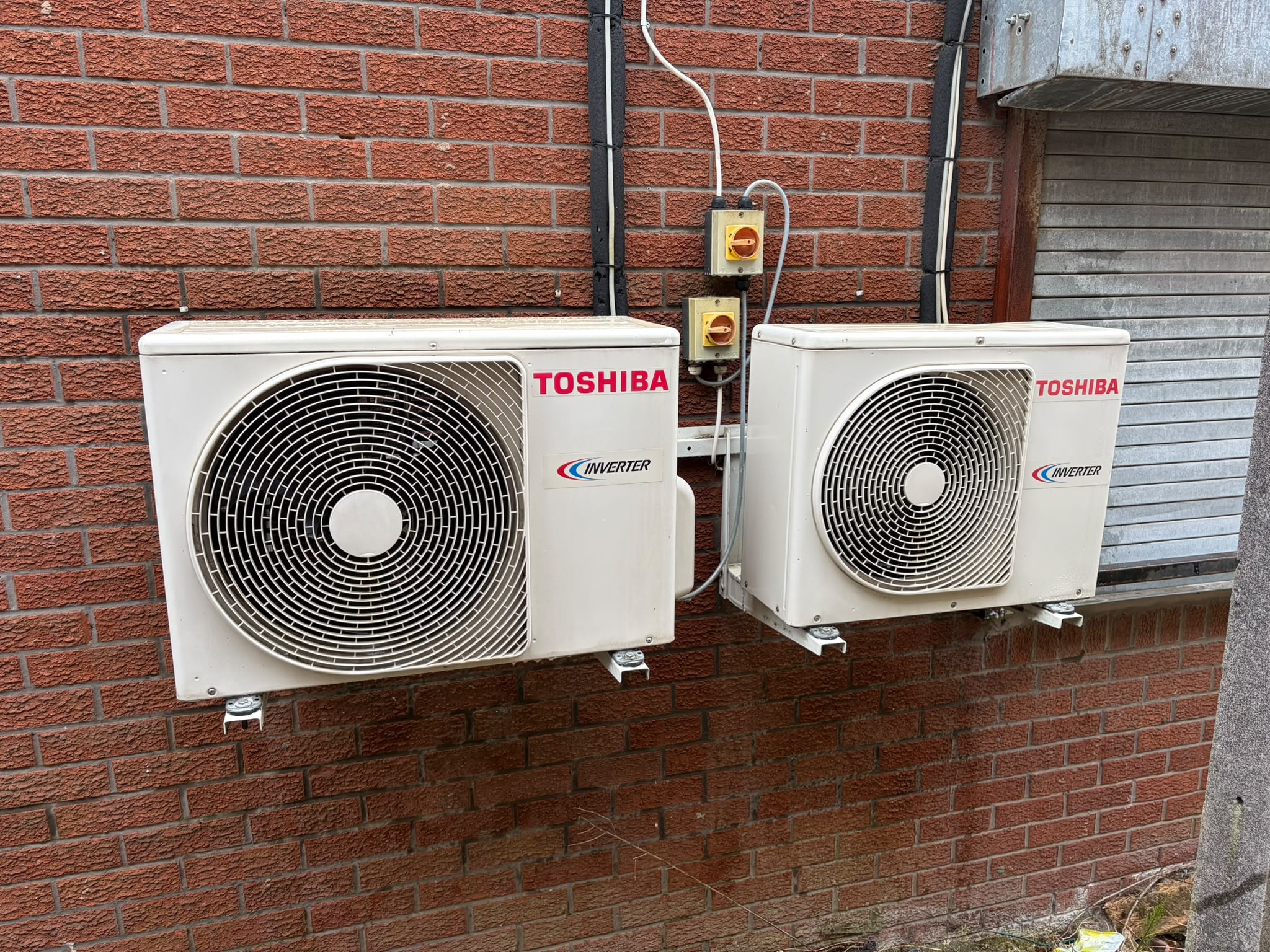 Wall-mounted split AC unit