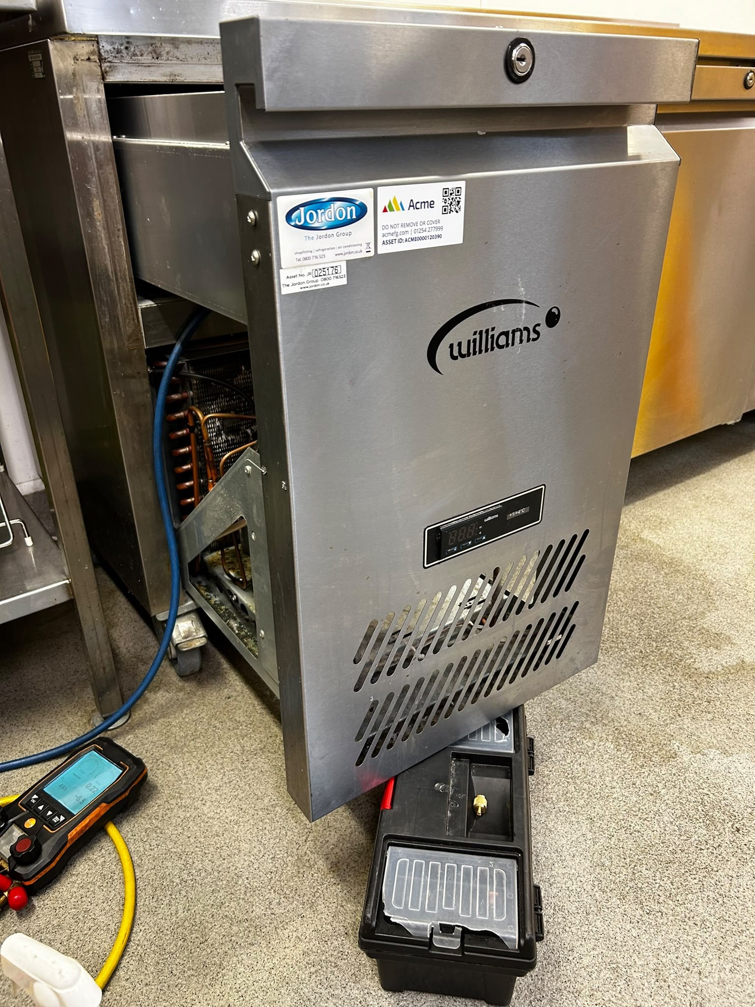 Commercial refrigeration installation